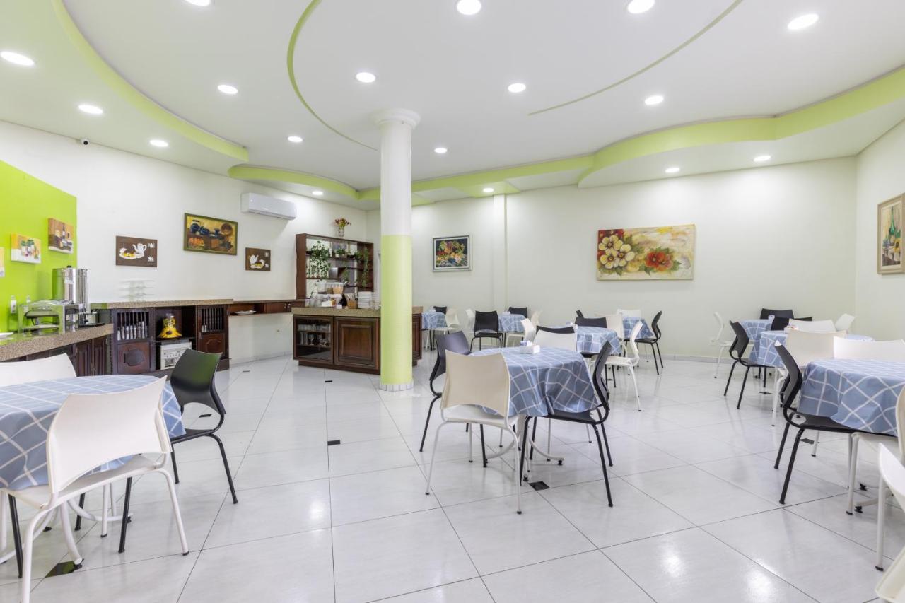 Hotel Lisbor Francisco Beltrão Buitenkant foto