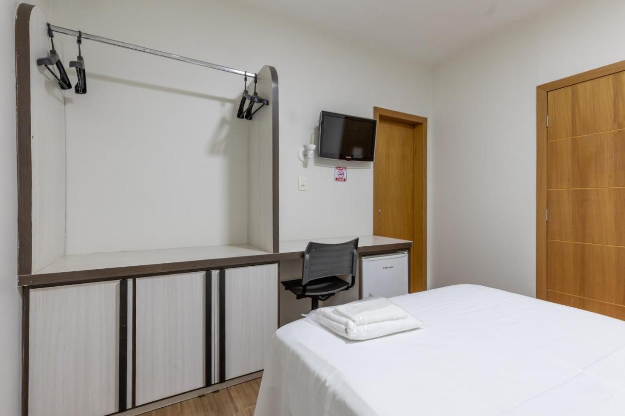 Hotel Lisbor Francisco Beltrão Buitenkant foto